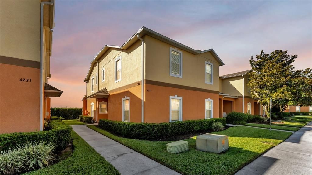 En Venta: $244,900 (4 camas, 3 baños, 1479 Pies cuadrados)