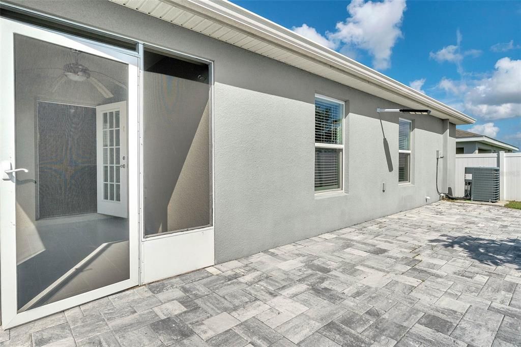 合同活跃: $2,000 (4 贝兹, 2 浴室, 1547 平方英尺)