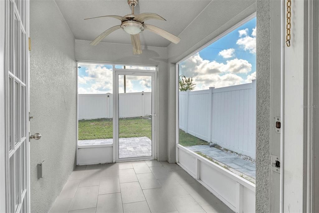 合同活跃: $2,000 (4 贝兹, 2 浴室, 1547 平方英尺)