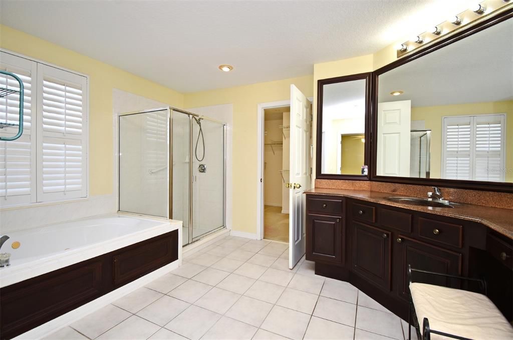 For Sale: $1,240,000 (4 beds, 4 baths, 3541 Square Feet)