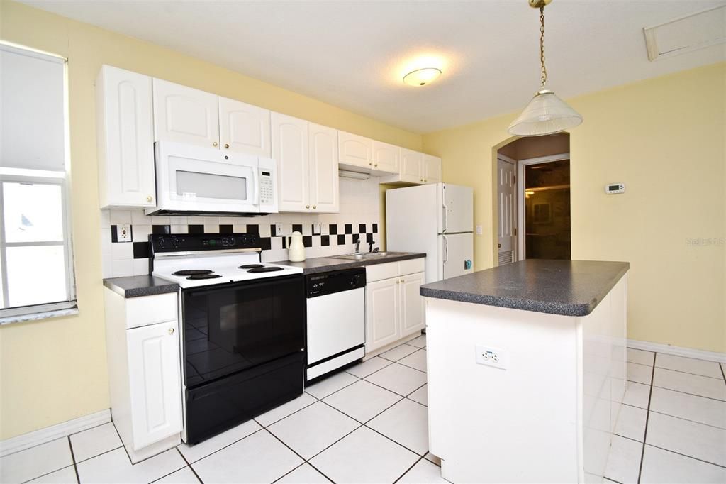 For Sale: $1,240,000 (4 beds, 4 baths, 3541 Square Feet)