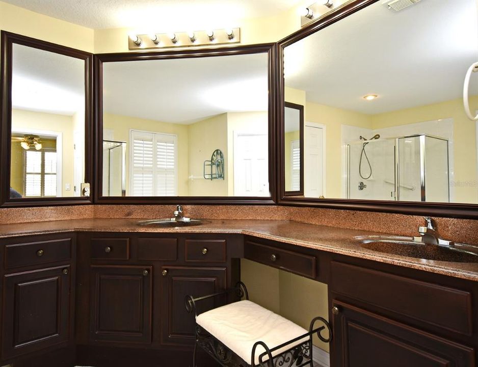 For Sale: $1,240,000 (4 beds, 4 baths, 3541 Square Feet)