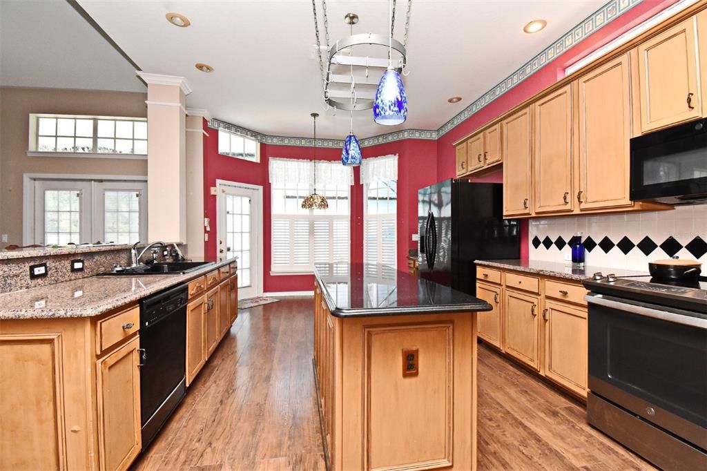 For Sale: $1,240,000 (4 beds, 4 baths, 3541 Square Feet)