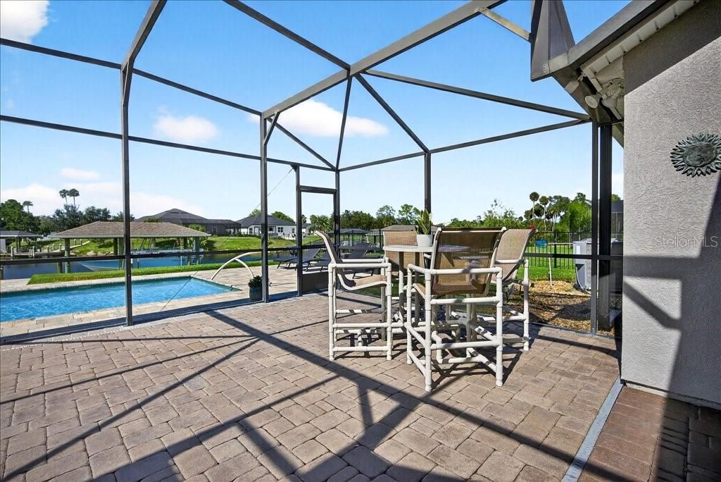 Active With Contract: $859,000 (3 beds, 3 baths, 2367 Square Feet)