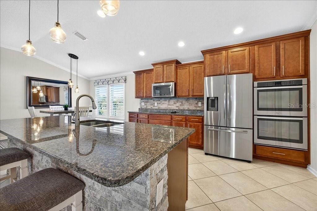 Active With Contract: $859,000 (3 beds, 3 baths, 2367 Square Feet)