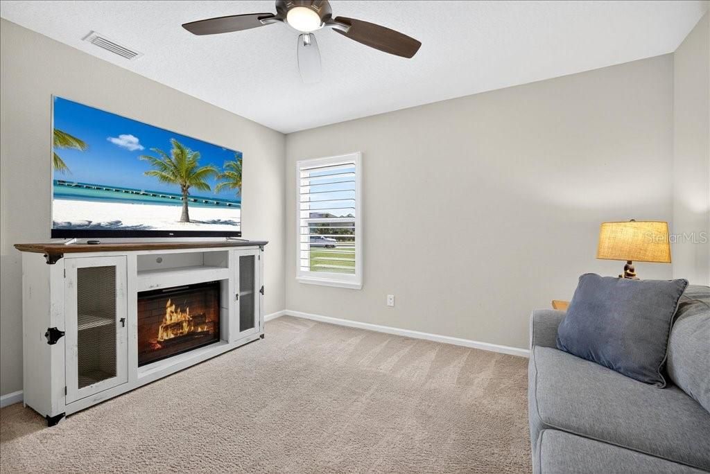 Active With Contract: $859,000 (3 beds, 3 baths, 2367 Square Feet)