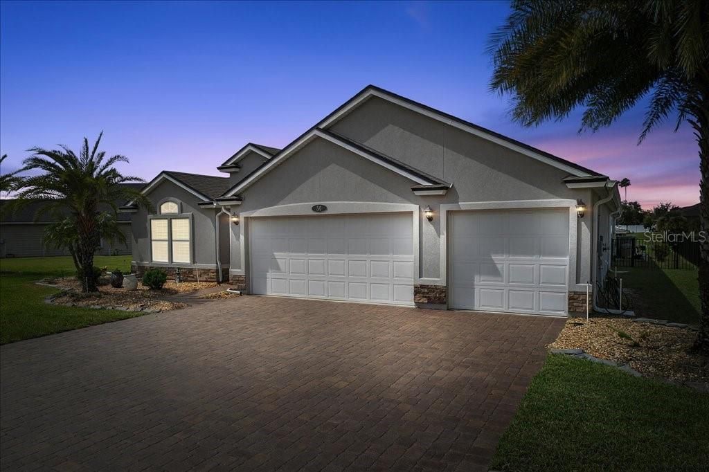 Active With Contract: $859,000 (3 beds, 3 baths, 2367 Square Feet)