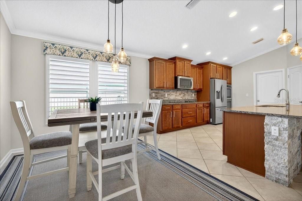 Active With Contract: $859,000 (3 beds, 3 baths, 2367 Square Feet)