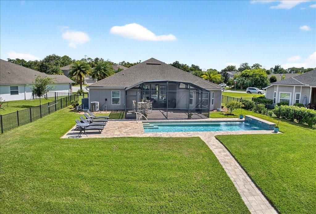 Active With Contract: $859,000 (3 beds, 3 baths, 2367 Square Feet)