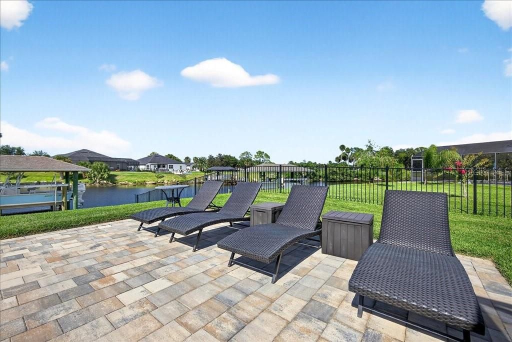 Active With Contract: $859,000 (3 beds, 3 baths, 2367 Square Feet)