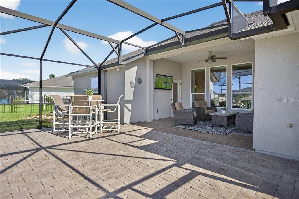 Active With Contract: $859,000 (3 beds, 3 baths, 2367 Square Feet)