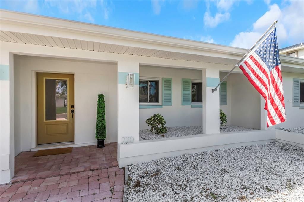 Activo con contrato: $799,999 (4 camas, 2 baños, 1860 Pies cuadrados)