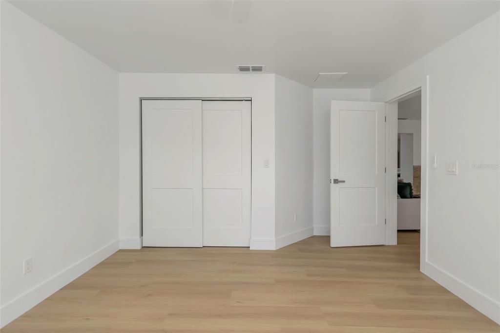 Activo con contrato: $799,999 (4 camas, 2 baños, 1860 Pies cuadrados)