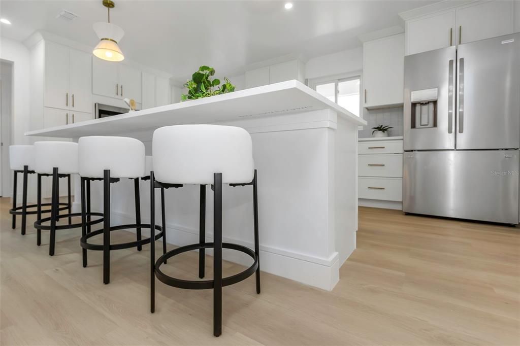 Activo con contrato: $799,999 (4 camas, 2 baños, 1860 Pies cuadrados)