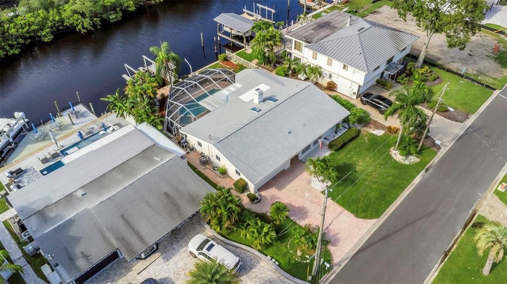 Activo con contrato: $799,999 (4 camas, 2 baños, 1860 Pies cuadrados)