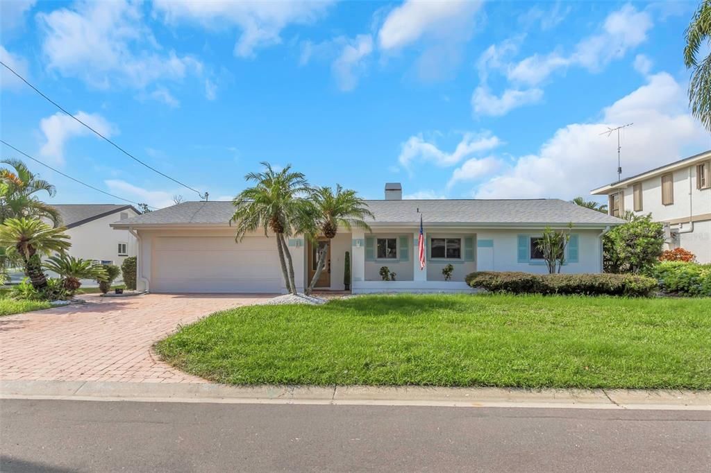 Activo con contrato: $799,999 (4 camas, 2 baños, 1860 Pies cuadrados)