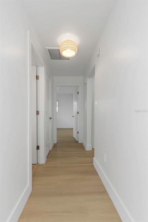 Activo con contrato: $799,999 (4 camas, 2 baños, 1860 Pies cuadrados)