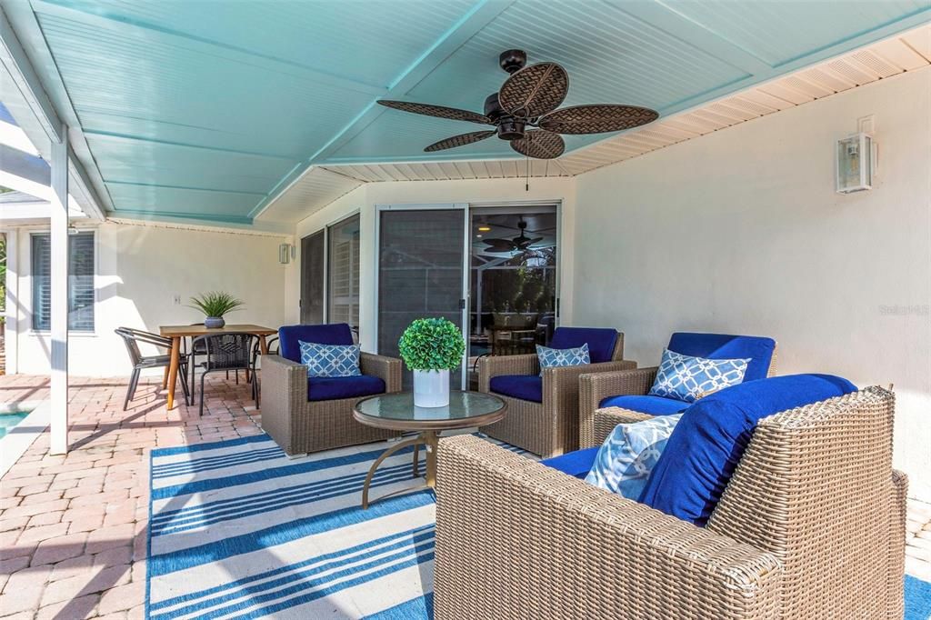 Activo con contrato: $799,999 (4 camas, 2 baños, 1860 Pies cuadrados)