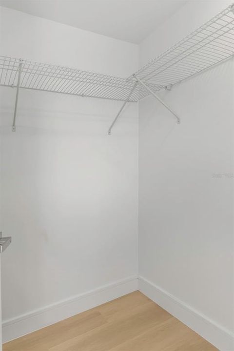Activo con contrato: $799,999 (4 camas, 2 baños, 1860 Pies cuadrados)