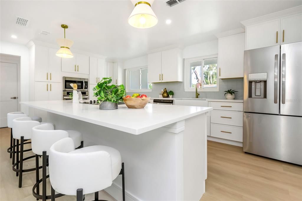 Activo con contrato: $799,999 (4 camas, 2 baños, 1860 Pies cuadrados)