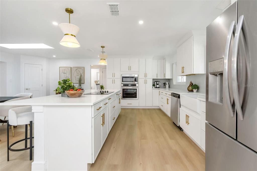 Activo con contrato: $799,999 (4 camas, 2 baños, 1860 Pies cuadrados)