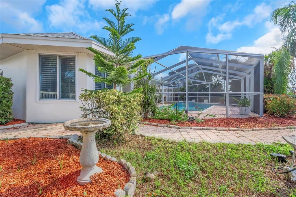 Activo con contrato: $799,999 (4 camas, 2 baños, 1860 Pies cuadrados)
