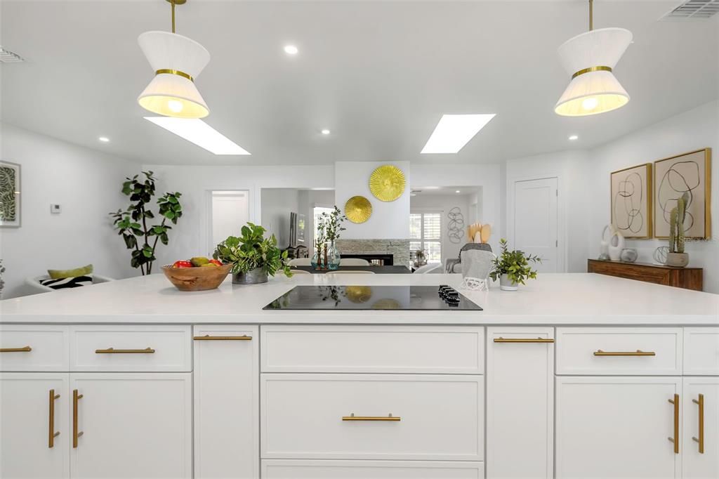 Activo con contrato: $799,999 (4 camas, 2 baños, 1860 Pies cuadrados)
