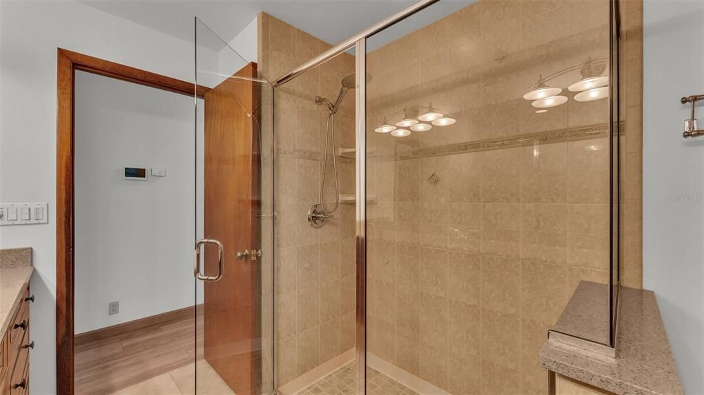 На продажу: $695,000 (3 спален, 2 ванн, 2173 Квадратных фут)