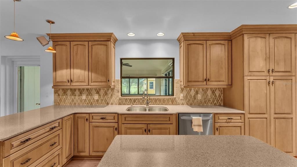 На продажу: $695,000 (3 спален, 2 ванн, 2173 Квадратных фут)