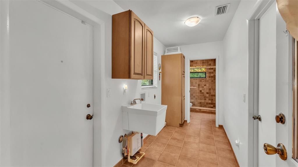 На продажу: $695,000 (3 спален, 2 ванн, 2173 Квадратных фут)