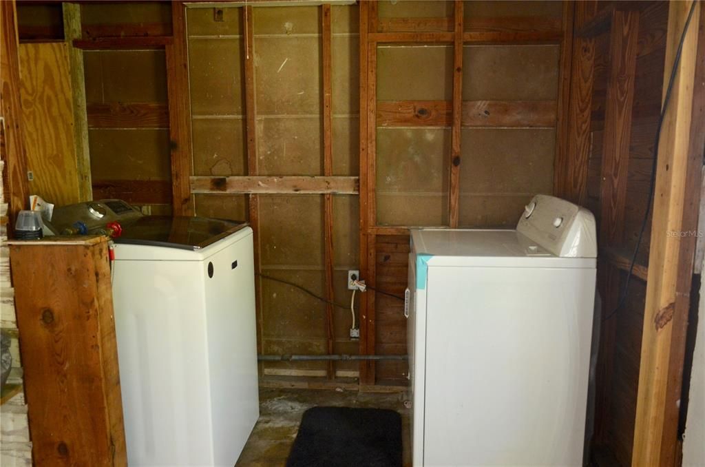 На продажу: $210,000 (3 спален, 1 ванн, 1366 Квадратных фут)