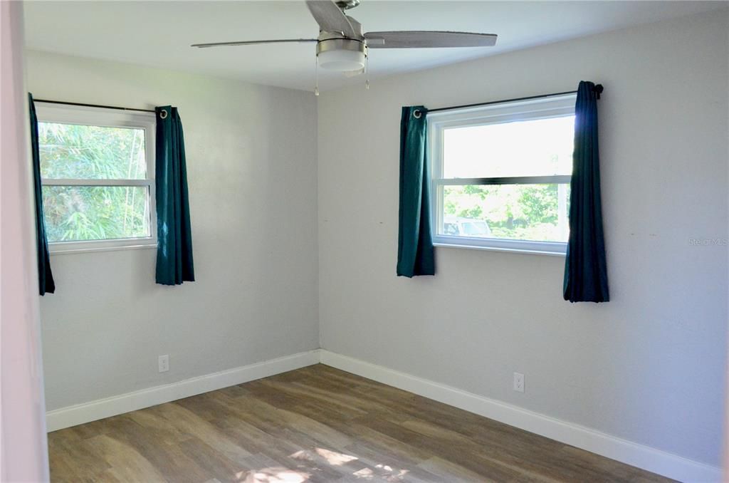 На продажу: $210,000 (3 спален, 1 ванн, 1366 Квадратных фут)