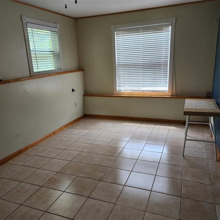 Active With Contract: $279,000 (3 beds, 1 baths, 1234 Square Feet)