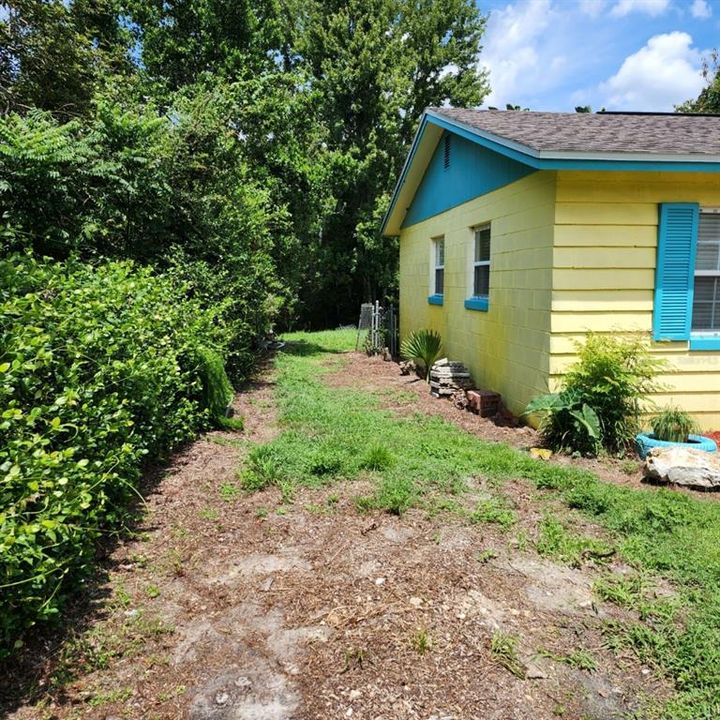 Active With Contract: $279,000 (3 beds, 1 baths, 1234 Square Feet)