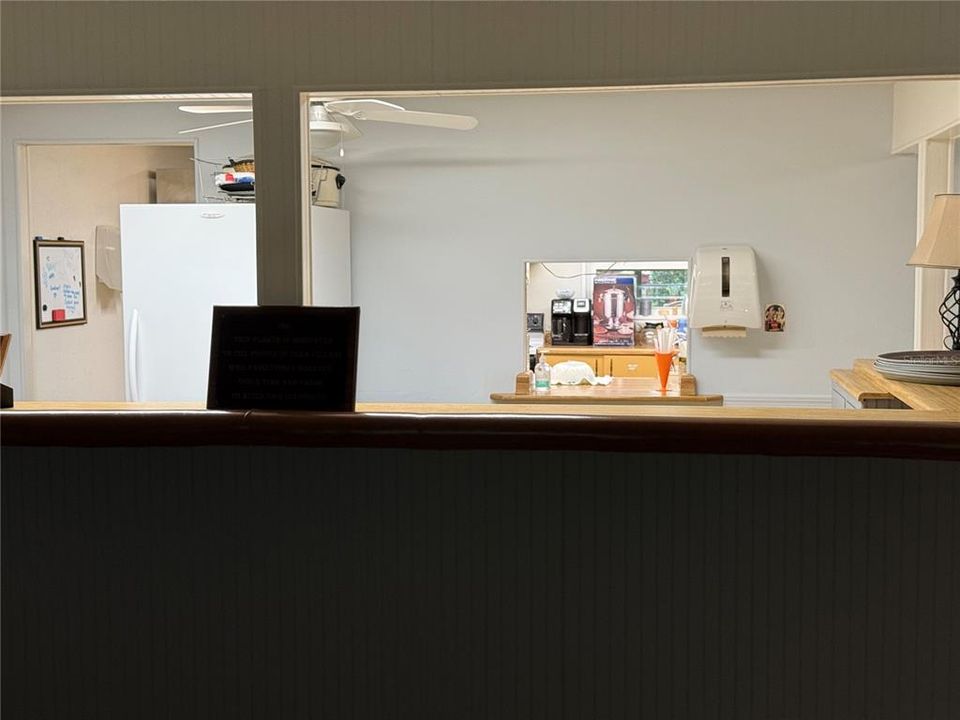 合同活跃: $264,900 (3 贝兹, 2 浴室, 2009 平方英尺)