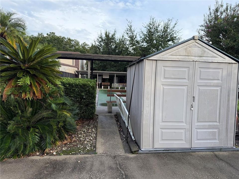 合同活跃: $264,900 (3 贝兹, 2 浴室, 2009 平方英尺)