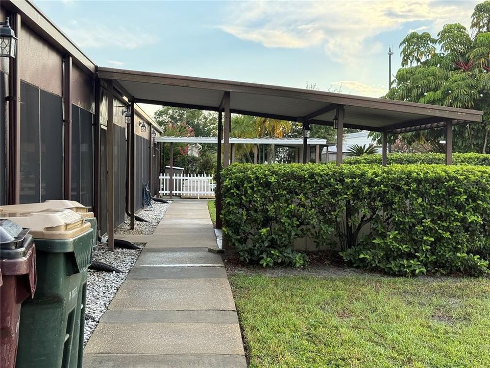 合同活跃: $264,900 (3 贝兹, 2 浴室, 2009 平方英尺)