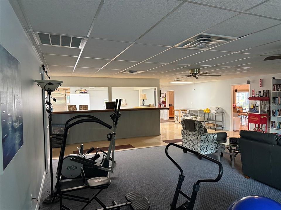 合同活跃: $264,900 (3 贝兹, 2 浴室, 2009 平方英尺)