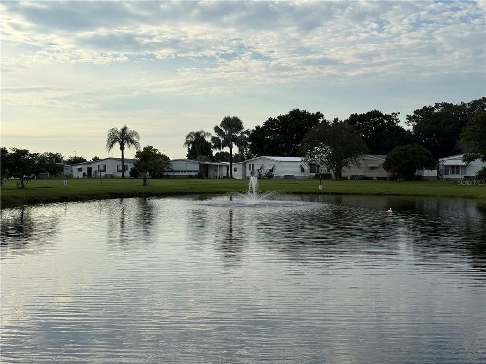 合同活跃: $264,900 (3 贝兹, 2 浴室, 2009 平方英尺)