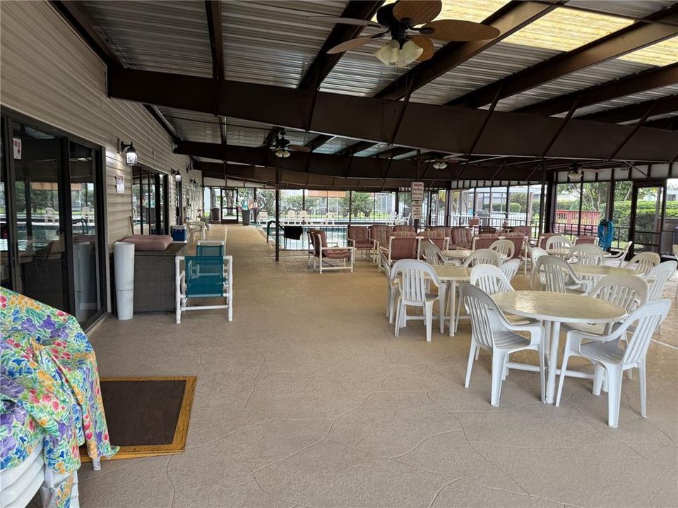 合同活跃: $264,900 (3 贝兹, 2 浴室, 2009 平方英尺)