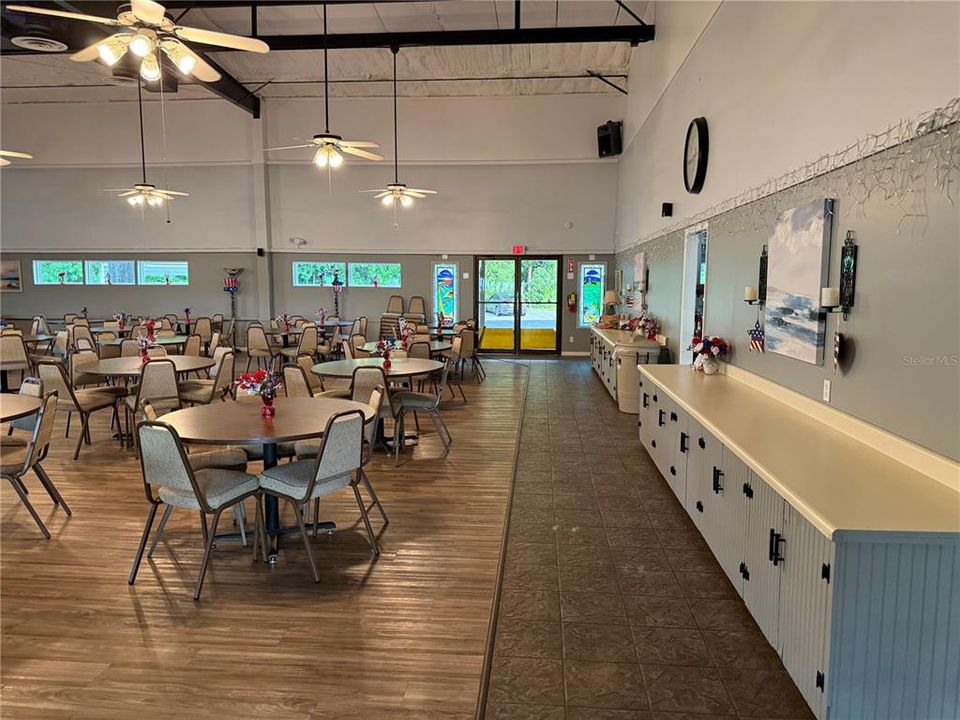 合同活跃: $264,900 (3 贝兹, 2 浴室, 2009 平方英尺)