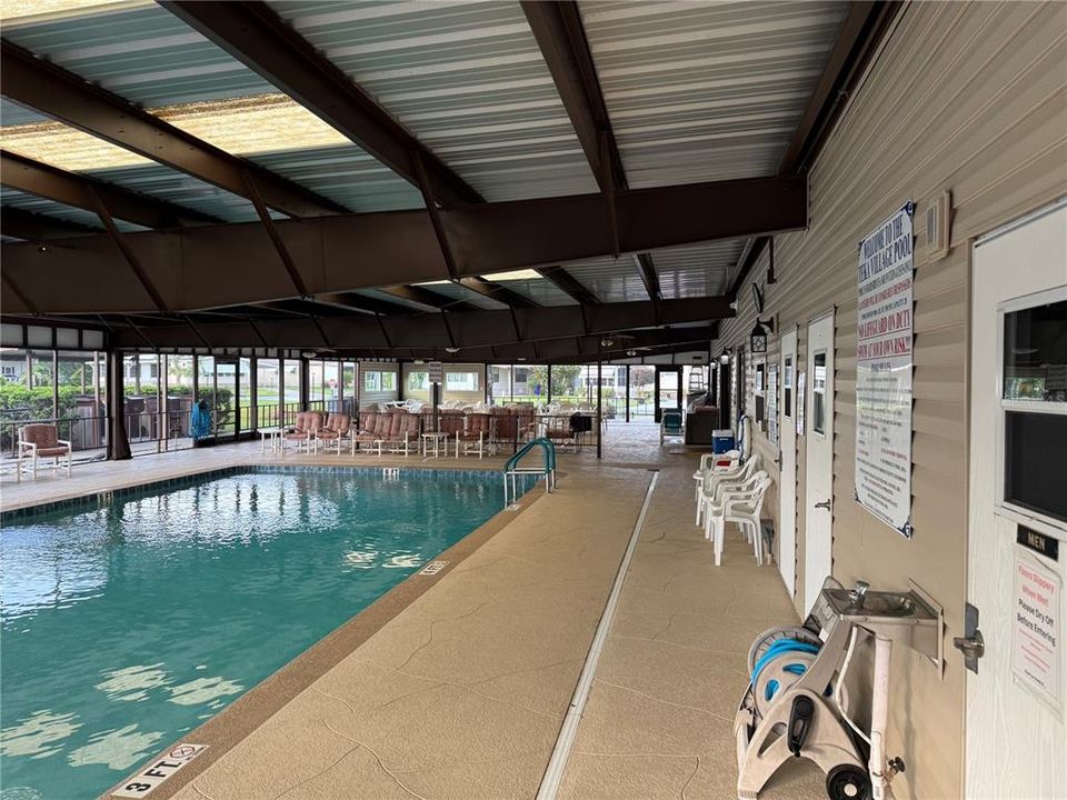 合同活跃: $264,900 (3 贝兹, 2 浴室, 2009 平方英尺)