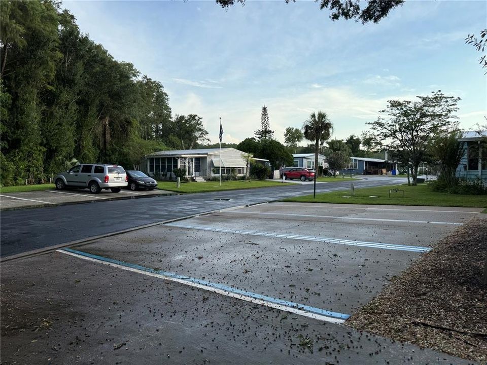 合同活跃: $264,900 (3 贝兹, 2 浴室, 2009 平方英尺)