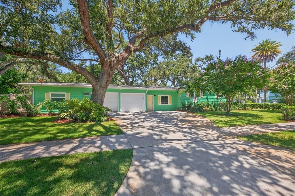 For Sale: $1,774,000 (3 beds, 2 baths, 2677 Square Feet)