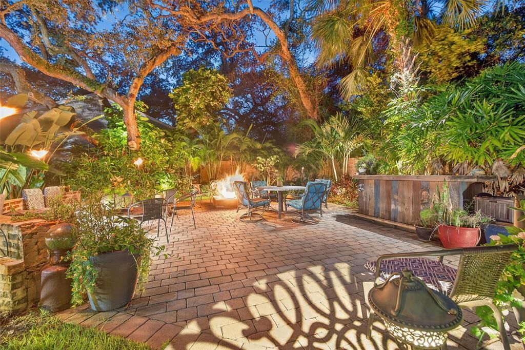 For Sale: $1,774,000 (3 beds, 2 baths, 2677 Square Feet)