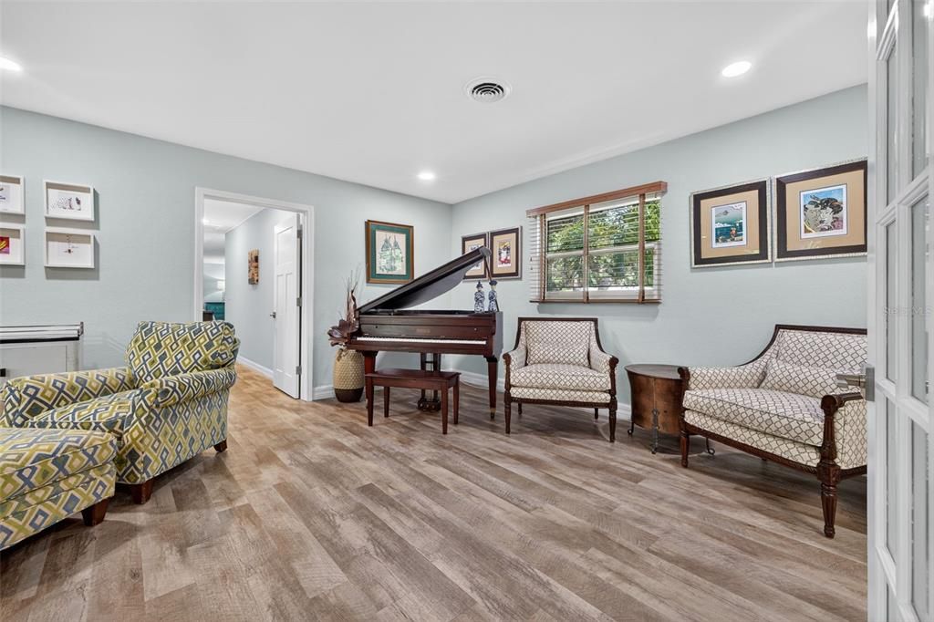 For Sale: $1,774,000 (3 beds, 2 baths, 2677 Square Feet)