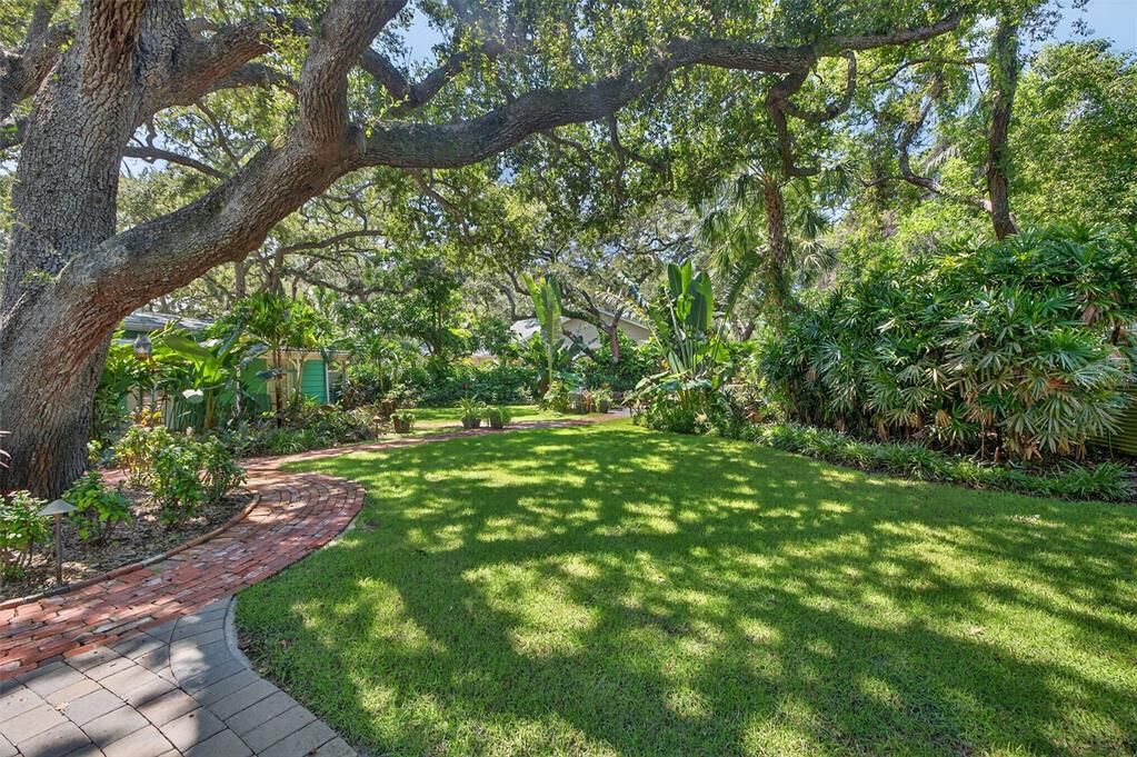 For Sale: $1,774,000 (3 beds, 2 baths, 2677 Square Feet)