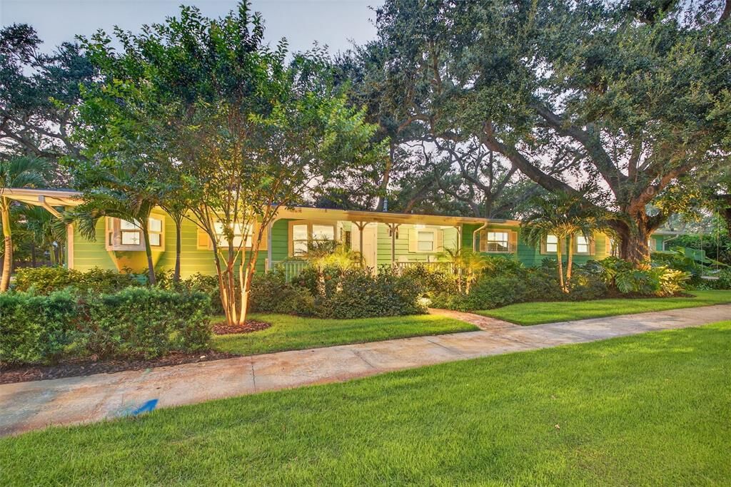 For Sale: $1,774,000 (3 beds, 2 baths, 2677 Square Feet)