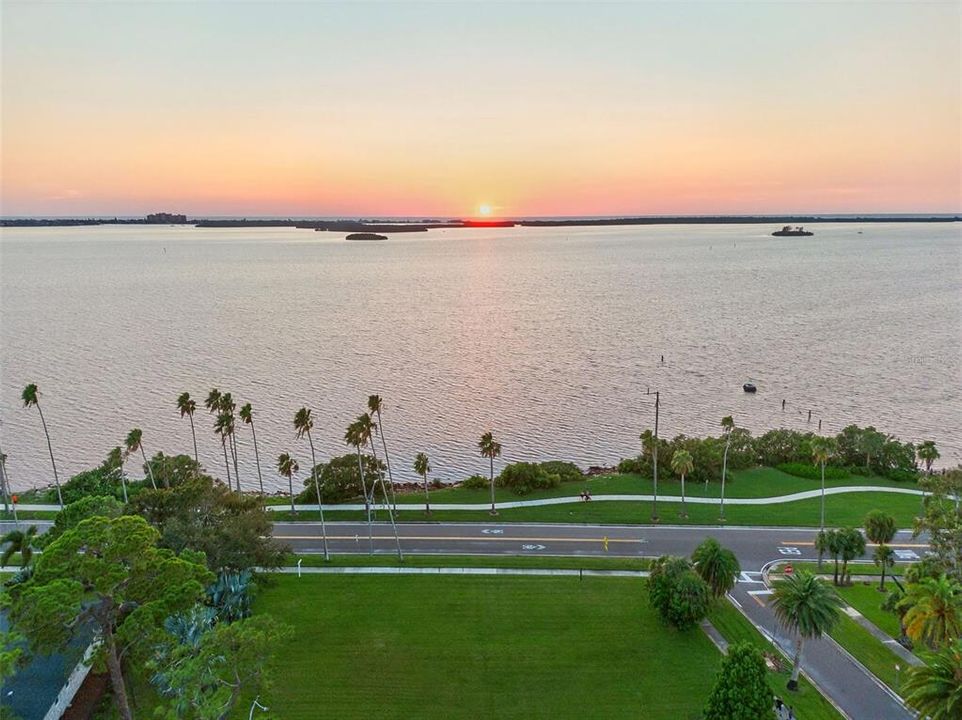 For Sale: $1,774,000 (3 beds, 2 baths, 2677 Square Feet)