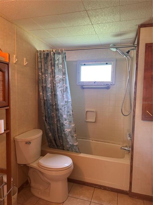 For Rent: $1,700 (3 beds, 2 baths, 1626 Square Feet)